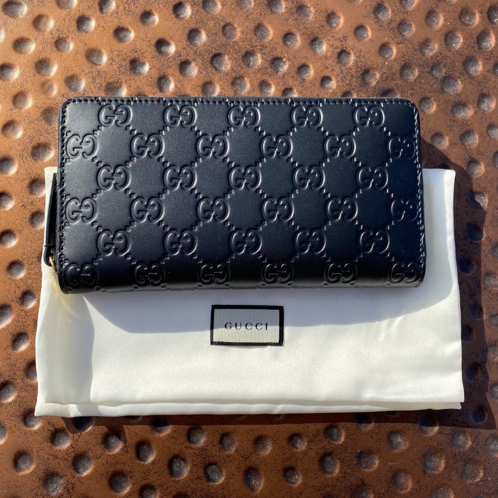 Gucci Interlocking GG Signature Wallet in Black NEW IN BOX